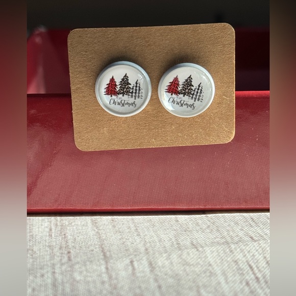❄️ SALE Holiday Christmas Tree Earrings Brand New Unworn Fashion Earrings 12 mm - Picture 1 of 6